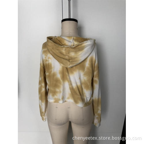 Stitching a tie-dye short blouse